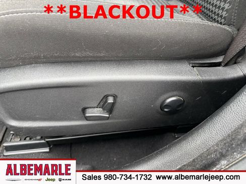 Used 2023 Dodge Charger SXT w/ Blacktop Package image 15