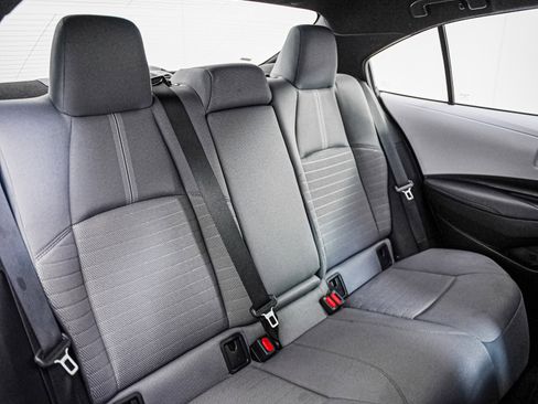 Used 2025 Toyota Corolla SE image 13