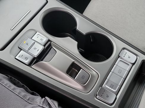 Used 2023 Hyundai Kona SE w/ Cargo Package image 15