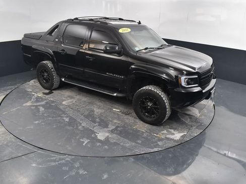 Used 2011 Chevrolet Avalanche LT w/ Luxury Package image 31