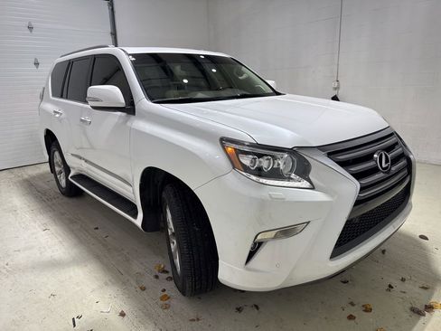 Used 2015 Lexus GX 460 w/ Premium Package image 3