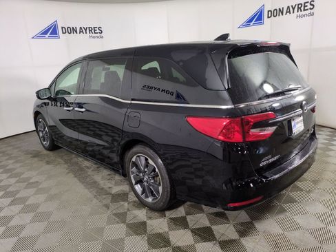Used 2024 Honda Odyssey Elite image 4