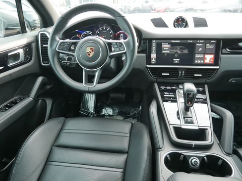 Used 2021 Porsche Cayenne image 19