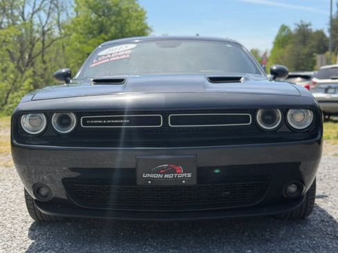 Used 2015 Dodge Challenger SXT Plus w/ Driver Convenience Group RWD image 2