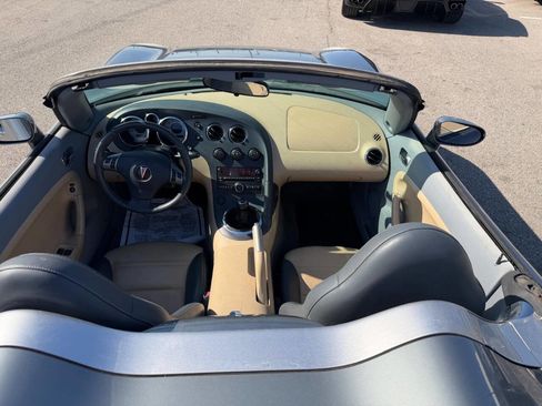 Used 2006 Pontiac Solstice Convertible w/ Premium Package RWD image 45
