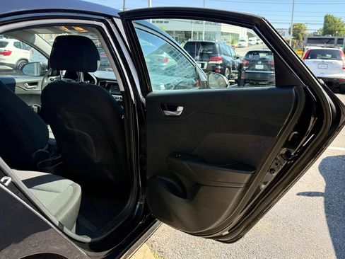 Used 2021 Hyundai Accent SE FWD image 28