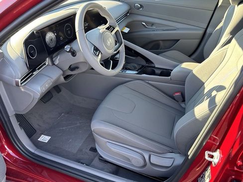 New 2025 Hyundai Elantra SEL FWD image 9