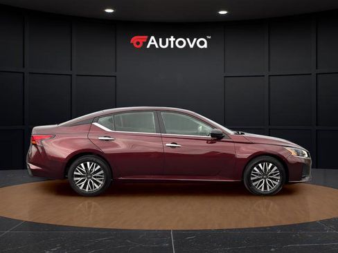 Used 2025 Nissan Altima 2.5 SV image 6