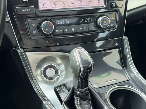 Used 2023 Nissan Maxima SL FWD image 13