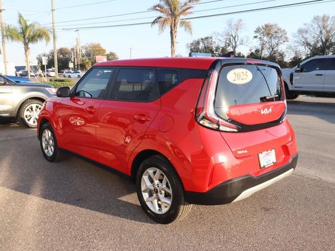 Used 2025 Kia Soul LX w/ LX Technology Package image 8