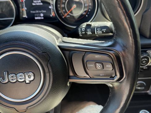 Used 2018 Jeep Wrangler Unlimited Sport S AWD/4WD image 14