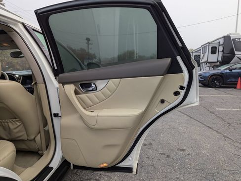Used 2010 INFINITI FX35 AWD w/ Navigation Pkg image 34