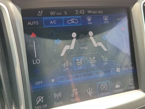 Used 2019 Maserati Levante S GranLusso AWD/4WD image 36