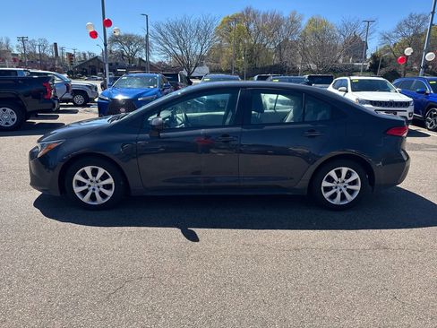 Used 2025 Toyota Corolla LE FWD image 4