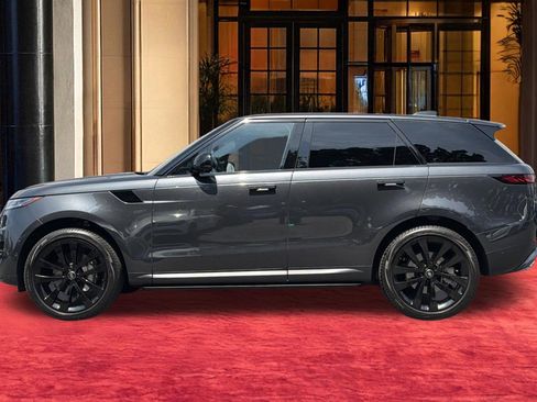 Used 2023 Land Rover Range Rover Sport SE AWD/4WD image 2