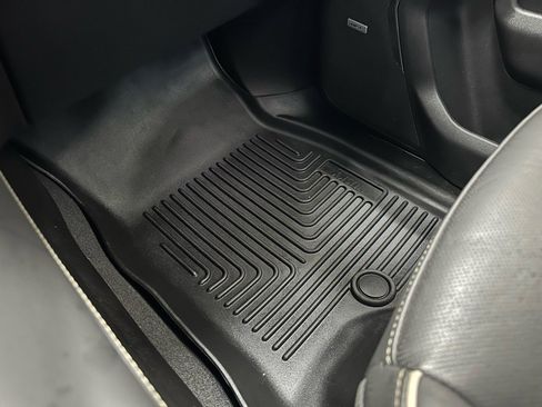 Used 2024 GMC Yukon XL SLT w/ SLT Luxury Package image 36