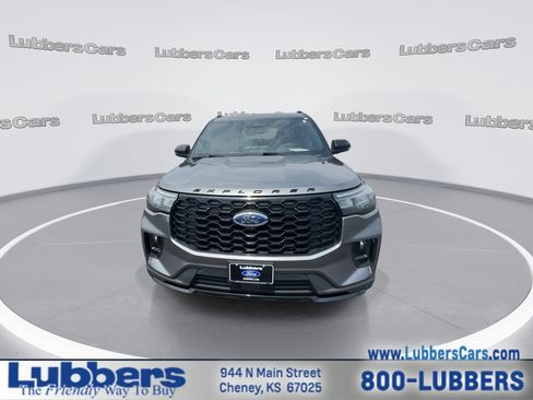 Used 2025 Ford Explorer ST-Line w/ ST-Line Street Pack AWD/4WD image 3