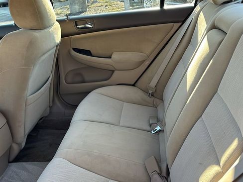 Used 2005 Honda Accord LX image 27