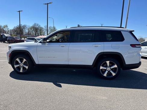 Used 2021 Jeep Grand Cherokee L Limited image 3