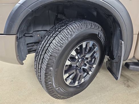 Used 2021 Nissan Titan PRO-4X w/ Pro-4x Convenience Package image 37
