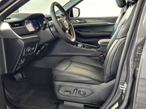 New 2025 Jeep Grand Cherokee Limited image 7