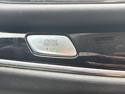 Used 2023 Buick Enclave Avenir image 29