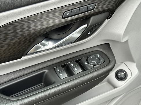 Used 2022 GMC Terrain SLT image 30