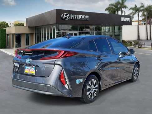 Used 2021 Toyota Prius Prime XLE w/ Carpet Mat Package (TMS) FWD image 3