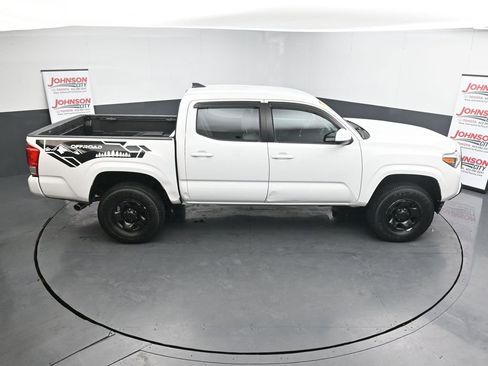 Used 2016 Toyota Tacoma SR image 35