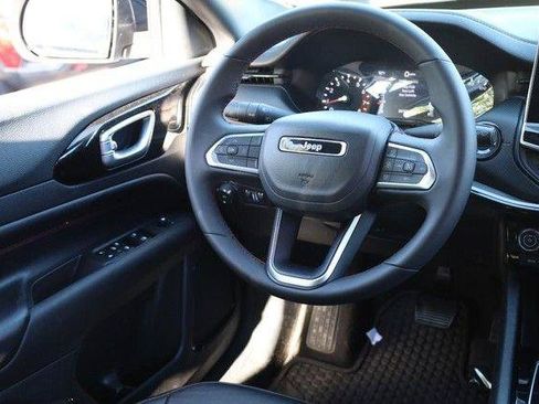 Used 2025 Jeep Compass Trailhawk AWD/4WD image 23