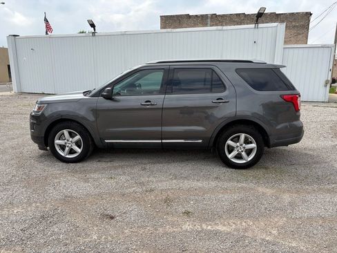 Used 2019 Ford Explorer XLT FWD image 6