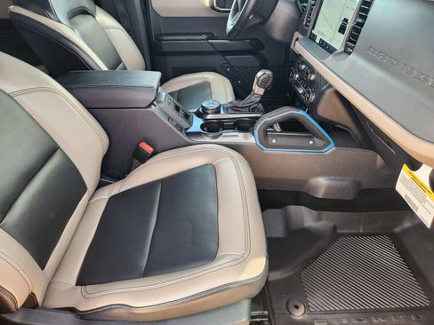 Used 2024 Ford Bronco Wildtrak AWD/4WD image 14