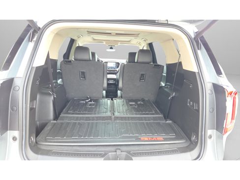 Used 2023 GMC Acadia Denali w/ Denali Ultimate Package FWD image 13