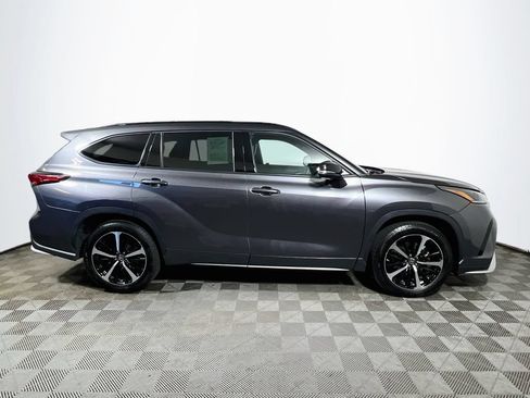 Used 2021 Toyota Highlander XSE AWD/4WD image 8