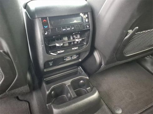 Used 2024 Jeep Grand Cherokee L Limited w/ Black Appearance Package image 9