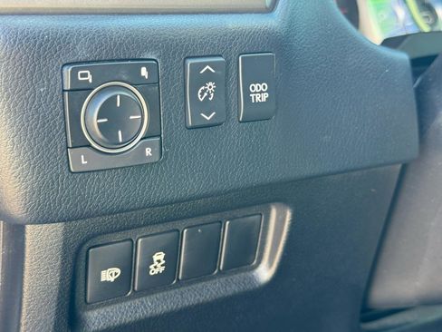 Used 2016 Lexus GX 460 w/ Premium Package image 38