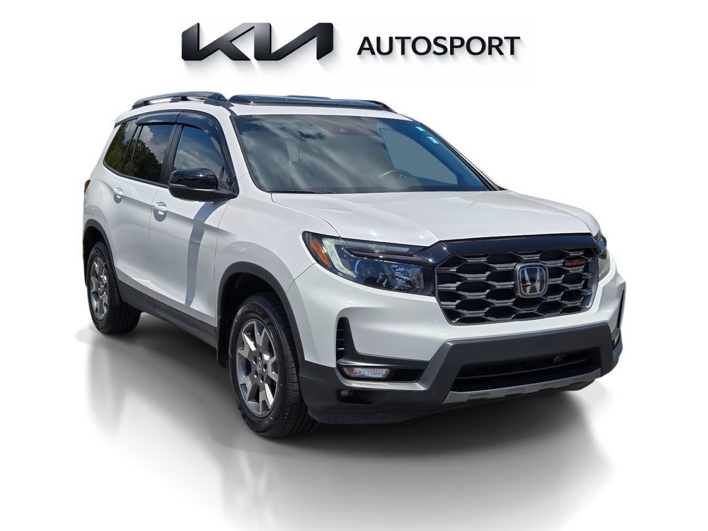 Used 2023 Honda Passport TrailSport image 3
