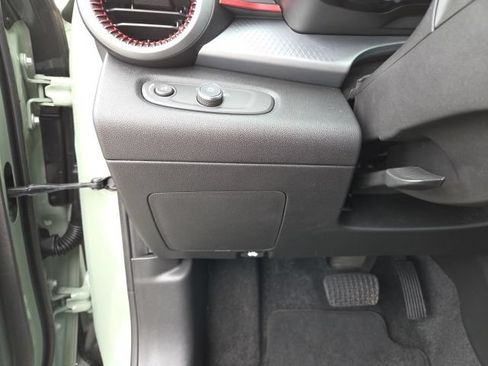 Used 2024 Chevrolet Trax RS w/ Driver Confidence Package FWD image 28