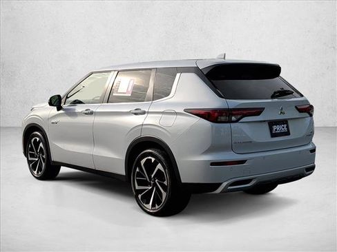 Used 2024 Mitsubishi Outlander 4WD Plug-In Hybrid image 7