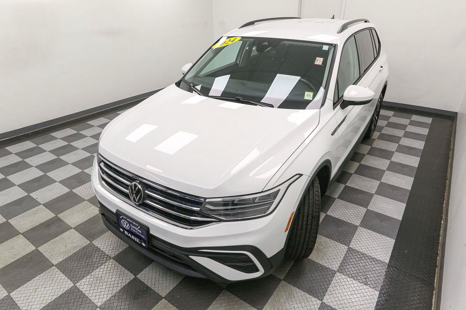 Certified 2024 Volkswagen Tiguan S AWD/4WD image 7