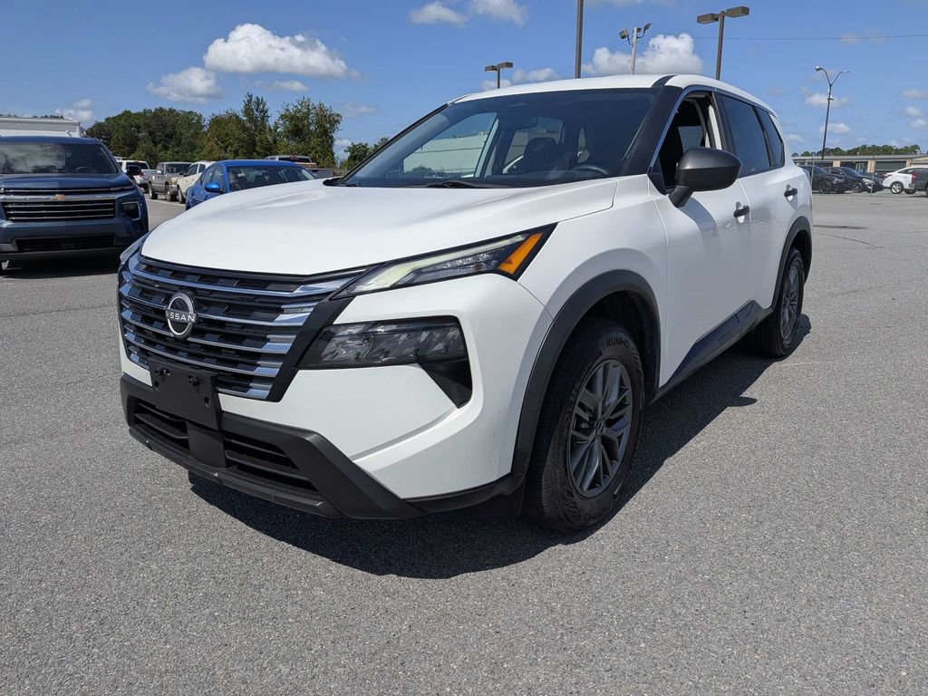 Used 2024 Nissan Rogue S FWD image 5