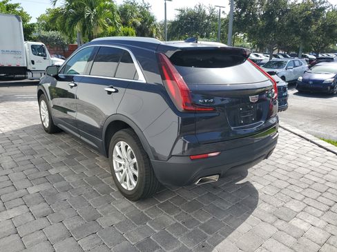 Used 2023 Cadillac XT4 Luxury w/ Cold Weather Package FWD image 4