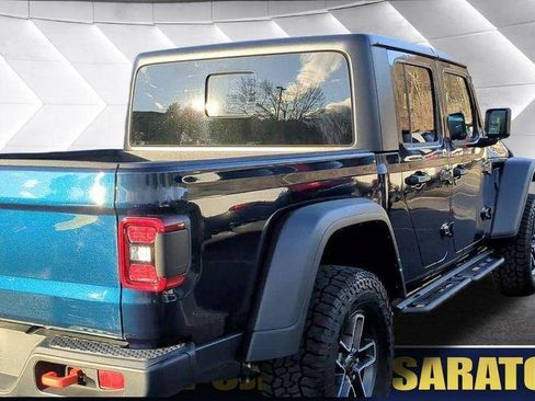 Used 2025 Jeep Gladiator Mojave w/ Convenience Group image 9