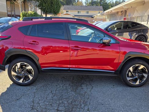 Used 2024 Subaru Crosstrek 2.5i Limited w/ Crosstrek Mirror Package AWD/4WD image 4