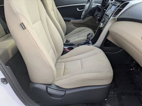 Used 2016 Hyundai Elantra GT image 18