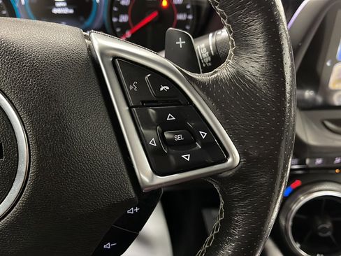 Used 2018 Chevrolet Camaro LT RWD image 7