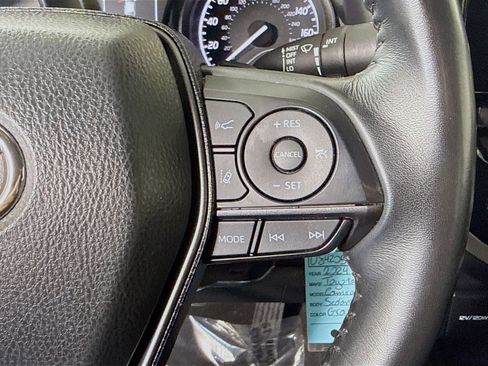 Used 2024 Toyota Camry SE image 15