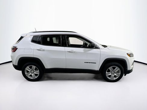 Used 2022 Jeep Compass Latitude w/ Convenience Group AWD/4WD image 4
