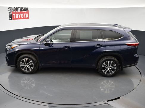Used 2022 Toyota Highlander XLE image 22