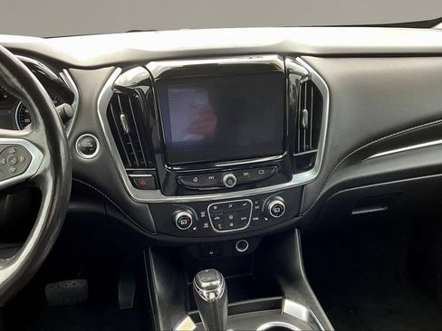 Used 2020 Chevrolet Traverse LT w/ Driver Confidence II Package AWD/4WD image 9